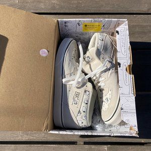 VANS Half Cab Peanuts Snoopy - NEW in the box - Women's 8, Men's 9.5